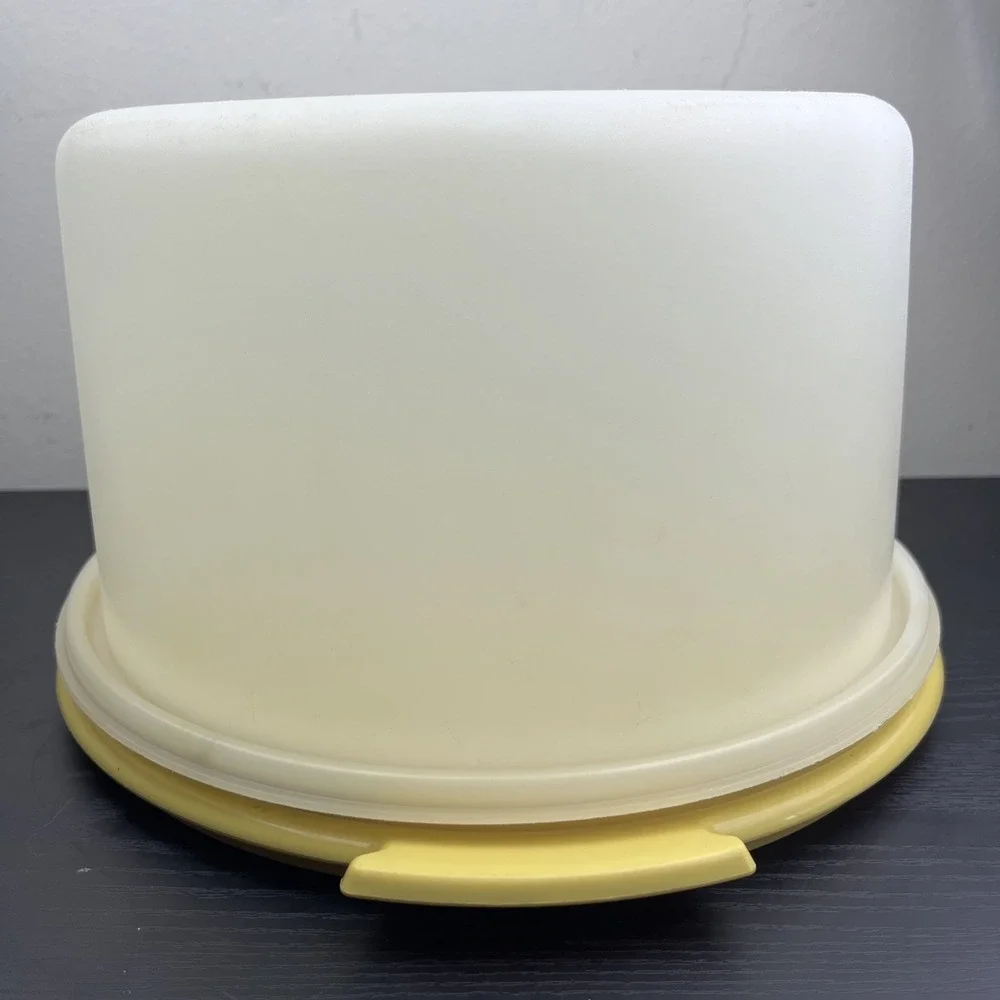 VTG Tupperware Yellow Round Cake Carrier Keeper Storage Container 684-8 683-8